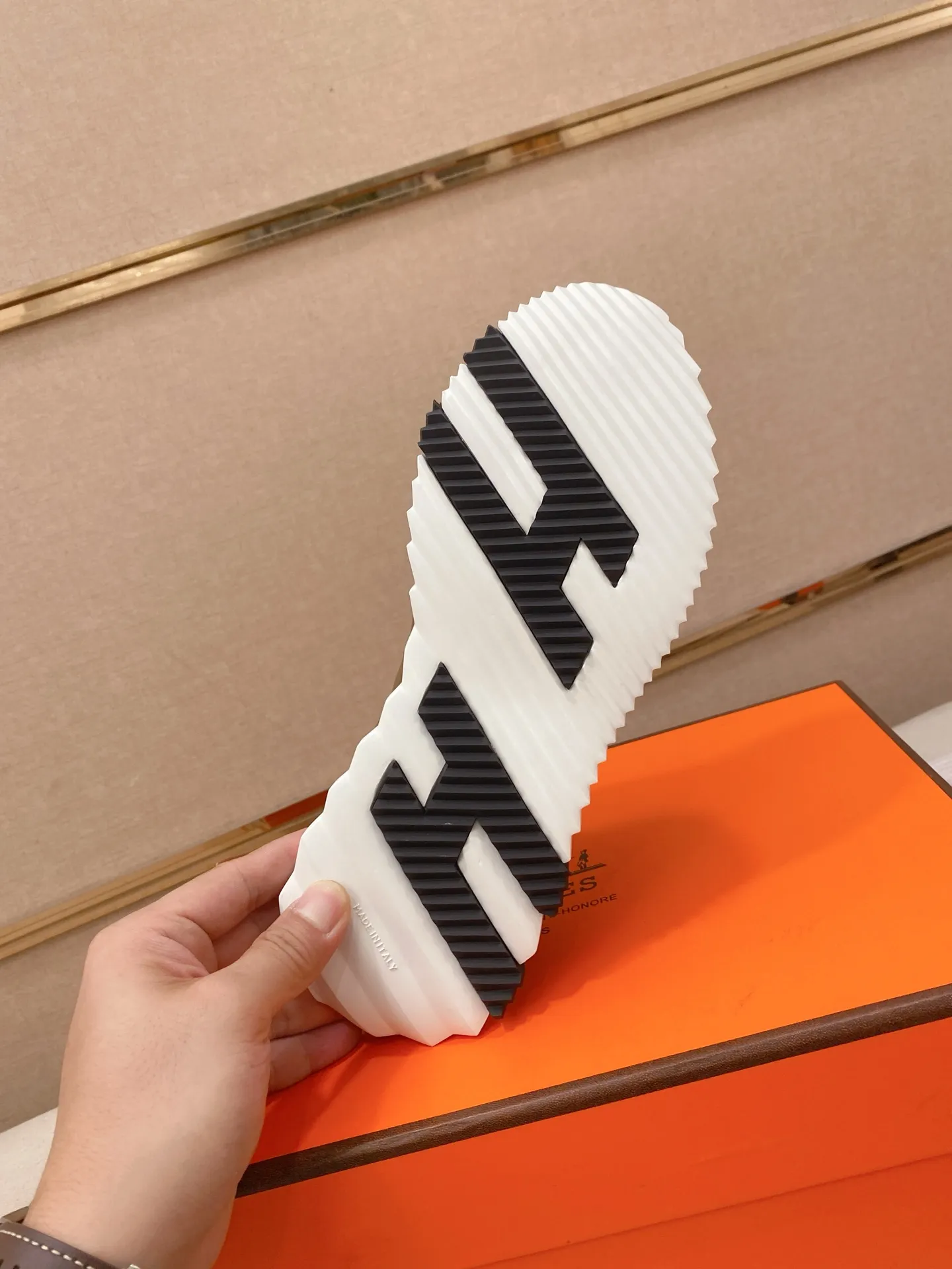 Men's clothing and shoes💰: 640💰《HERMES》【Classic Original Version】Hermès; Top 🔝 Purchasing Agency 🔍🔍Men's latest 🇺🇸 counters are on sale simultaneously, original imported from Italy ▲▲First-layer cowhide with suede cowhide ▲▲ (high-end and expensive Qi·Grade) Exquisite workmanship (Italian 🇮🇹Imported water-dyed 🐂cowhide lining) Sole: Original sole provided by the original factory, ⚠️Exclusive double-layer activity·TPR·Rubber·Combined molded outsole; Super·comfortable·wear-resistant·non-slip·environmental protection The real thing is more beautiful if you take the real thing (high quality, follow the order), you can enter and exit the counter at will * Code number: 39·40·41·42·43·44# (can be customized 38.45.46.)